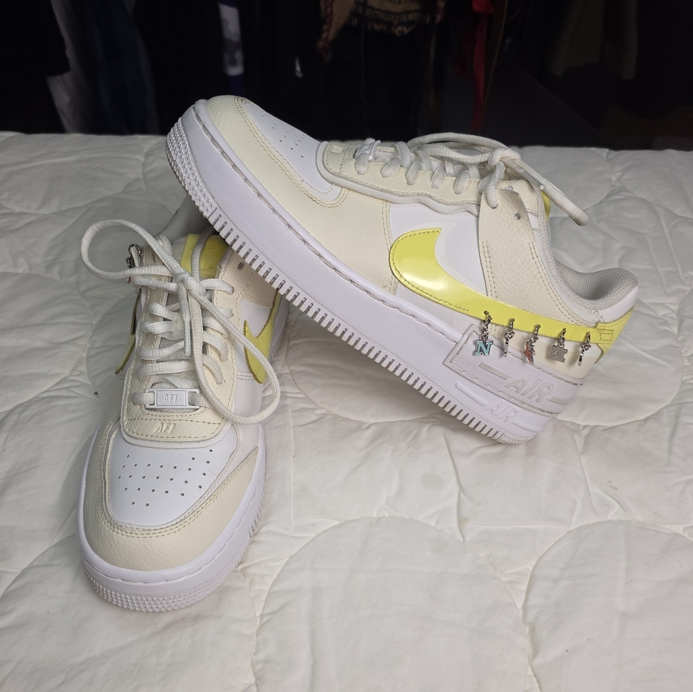 Nike Air Force 1 Shadow DJ5197-100 White Lemon Wash Womens 8 Charms Sneakers